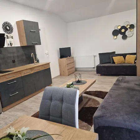 Apartman Ubytovanie Cerenany Cserenye