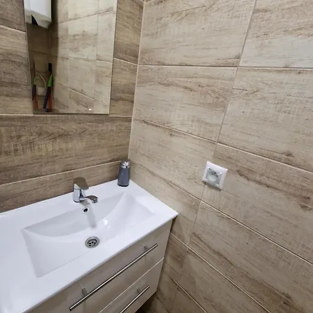 Ubytovanie Cerenany Apartman